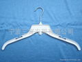 T-shirt hanger 1