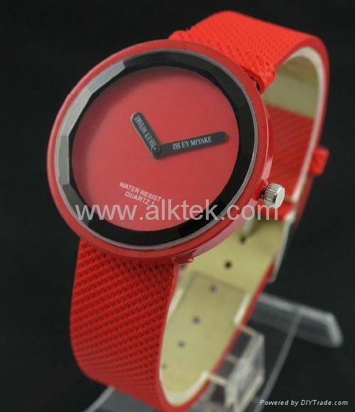 Wrist Watch with Fashion Design (ALK-WS067) 3