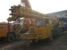 used(secondhand) truck crane:Kato nk250e