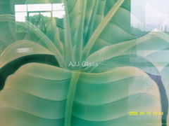 Decorative laminated glass