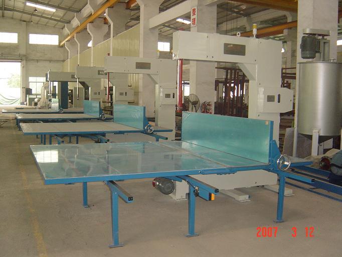 Circle horizontal sponge cutting machine 5