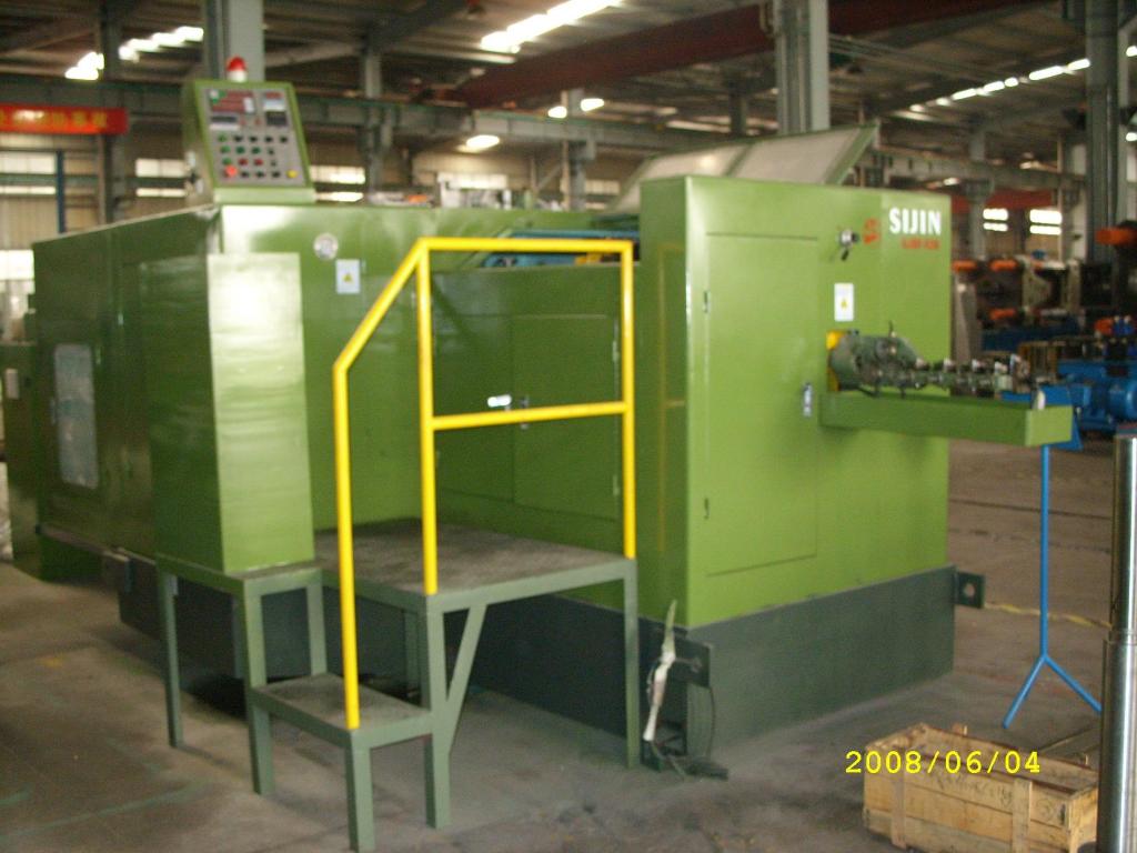 bolt forming machine