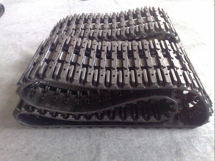 BV206 rubber track