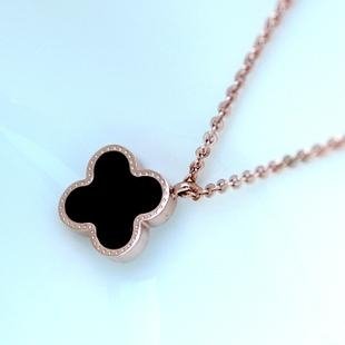 Clover Rose gold necklace