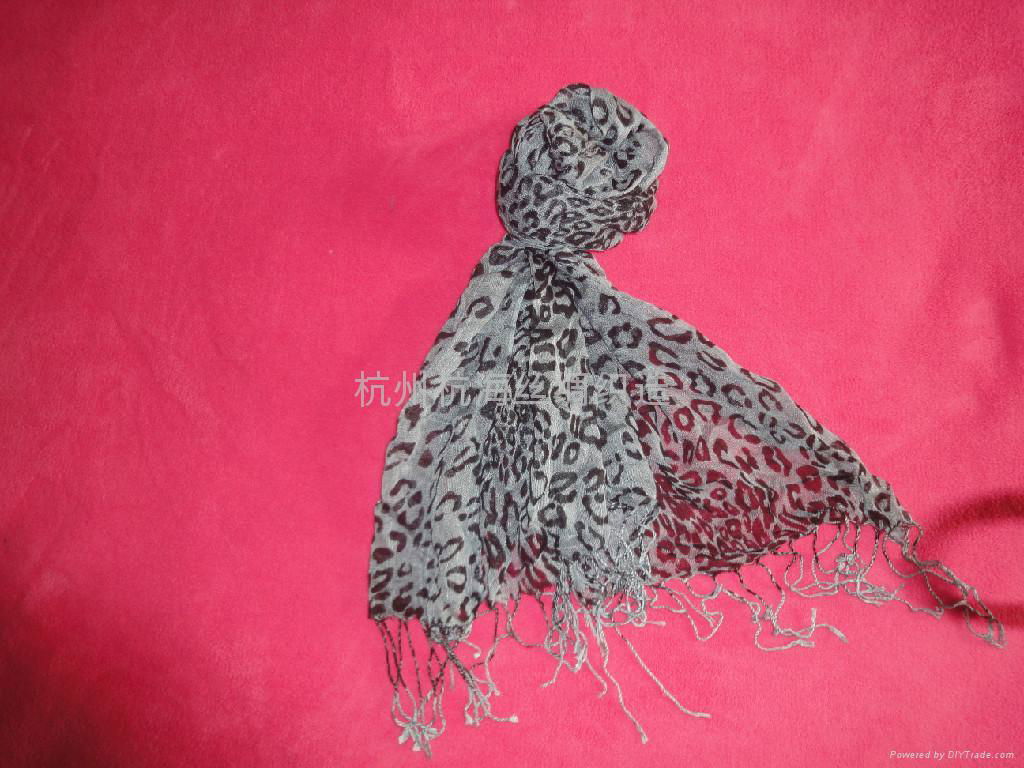 fashion lady's printed cotton scarf 2