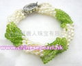 Freshwater pearl bracelet with olivine 