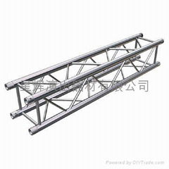 Spigot truss