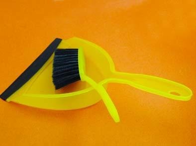 dustpan with brush 3