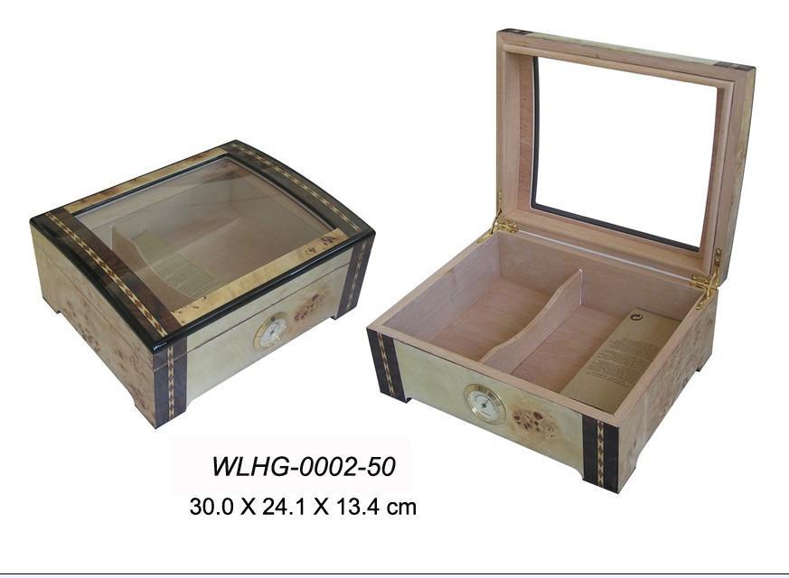 Cigar humidor