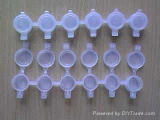 2ML plastic pots 2