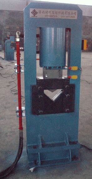 CNC Hydraulic Cutting of Angles Machine