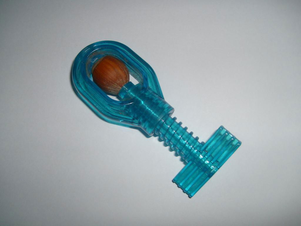 nut cracker for small nut 5