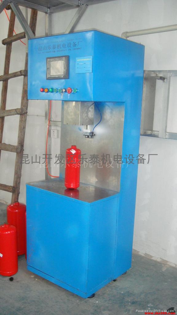 Fire extinguishers liquid filling equipment 2