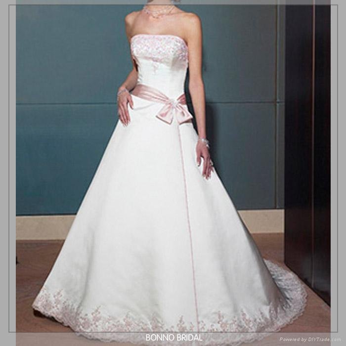 Bridal Wedding Dress With Beautiful Flower Pattern 2