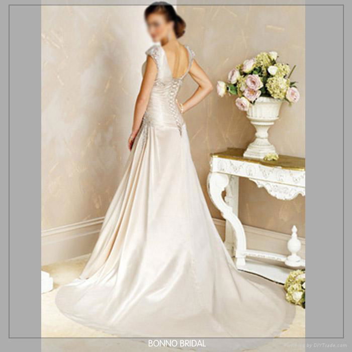 Bridal Wedding Dress With Beautiful Flower Pattern 5