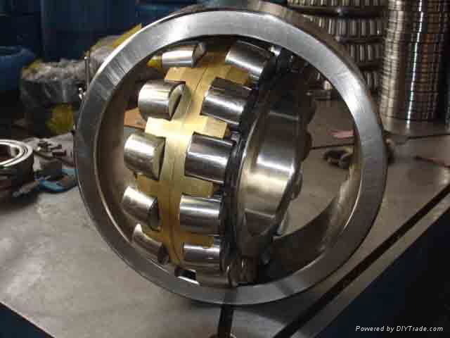 Spherical roller bearings 4