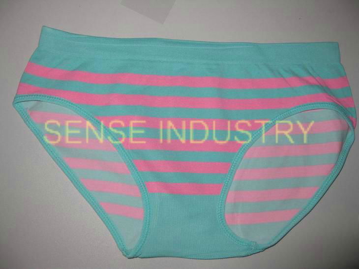 seamless underwear 3