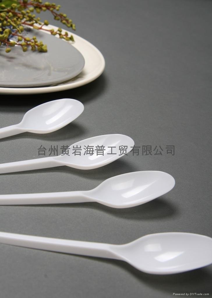 disposable plastic cutlery  2