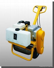 Single  cylinder  road  roller