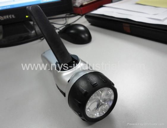 (4 in 1) 3 LED Flashlight 2