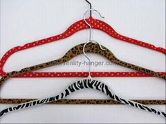 Pattern Flocking Hanger