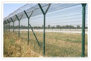 Serried Horizontal Wires Fence System 2