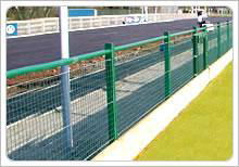 wire mesh fence