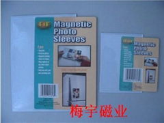 Magnetic photo frame