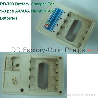 AA/AAA Battery Charger 4