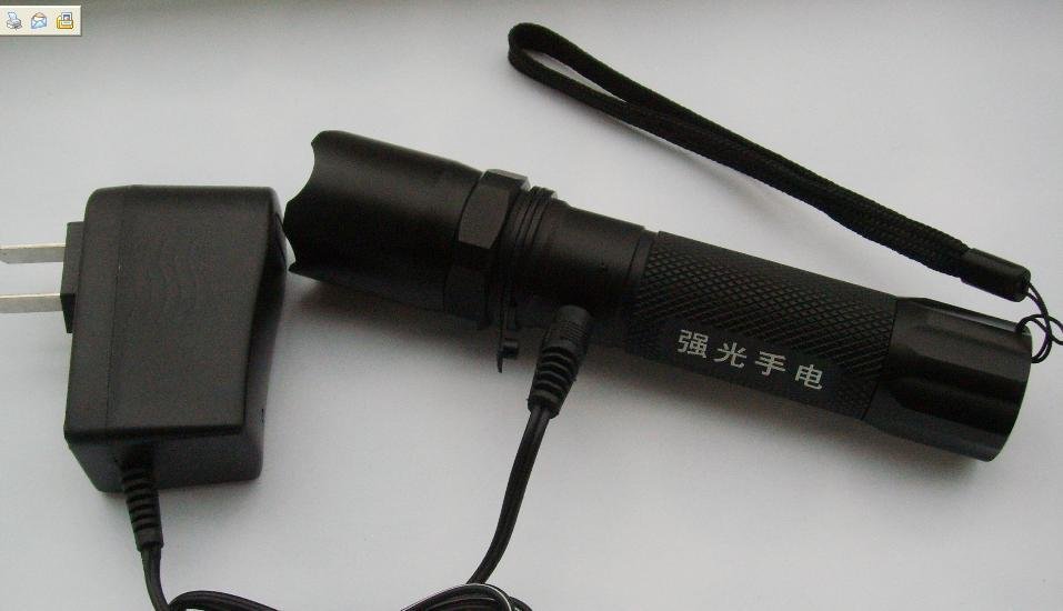high power rechargeable flashlight 3