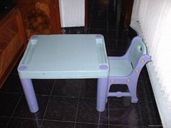 used mold (table & chair set)