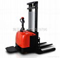 All electric stacker forklift truck 5