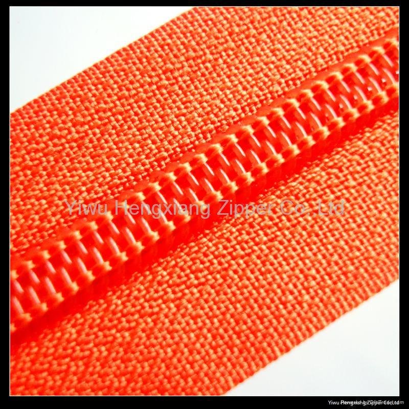 Nylon long chain zipper