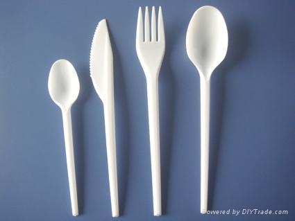 plastic cutlery