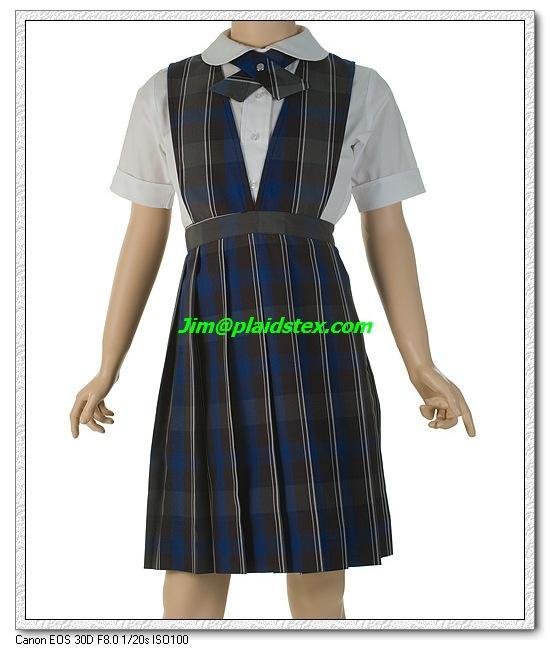 School uniform: plaid skirt, plaid jumper 3