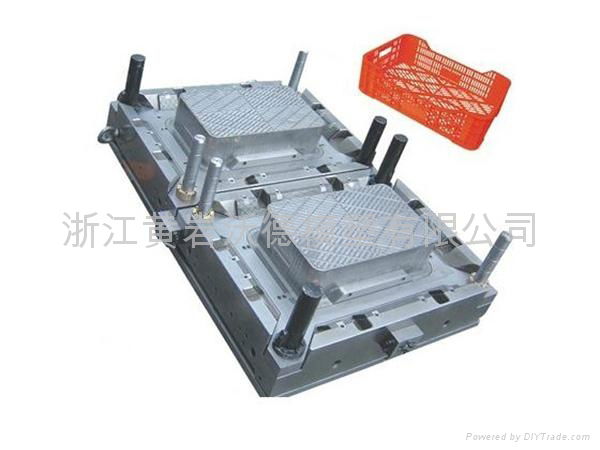 Plastic injection turnover box mould