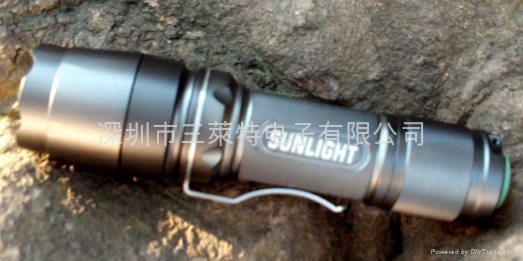 Bright LED flashlight