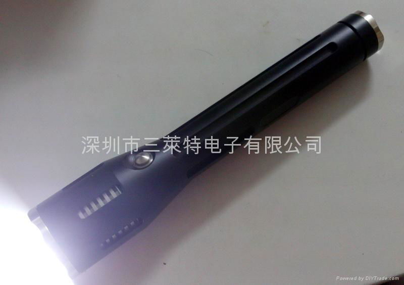 High-power LED flashlight bright P7 2