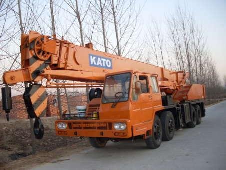 2000 year KATO NK35OE 35T used truck crane