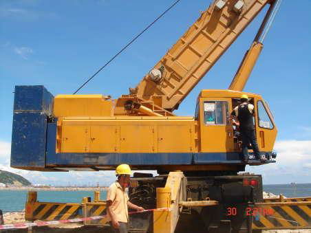 Used 160T KATO truck crane