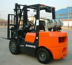 2-3.5 Tons, 3-6 M LPG & Gasoline Forklift Trucks