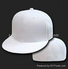 Fitted cap hat with flat brim
