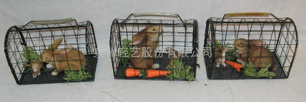 樹脂兔子帶鐵籠擺飾
