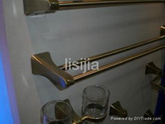 Double towel bar