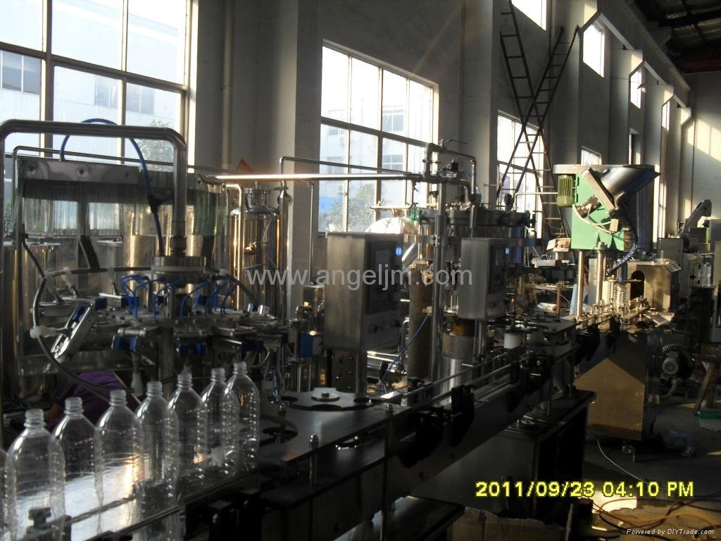 Sell small capacity beverage bottle filling machine spporting the using skill 5