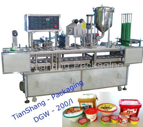 Automatic filling and sealing packaging machine