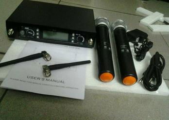 UHF wireless microphone