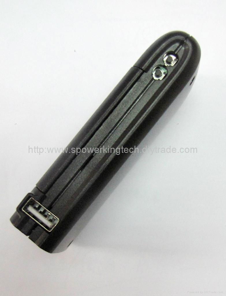 AA/AAA battery charger with flashlight function 4