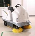 Vacuum Road sweeper