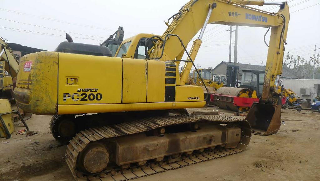 KOMATSU PC200-6 2